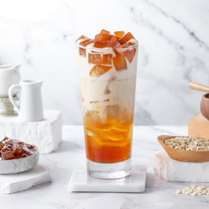 Luxury Brewed Oat Oolong Milk Tea with Oolong Tea Q Jelly.jpg